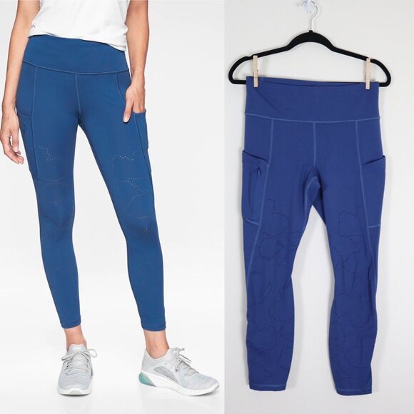 Athleta Size M All In Reaction 7/8 Tight Leggings Atlantis Blue - Picture 1 of 12